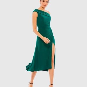 Elegant Green Off-Shoulder Dress